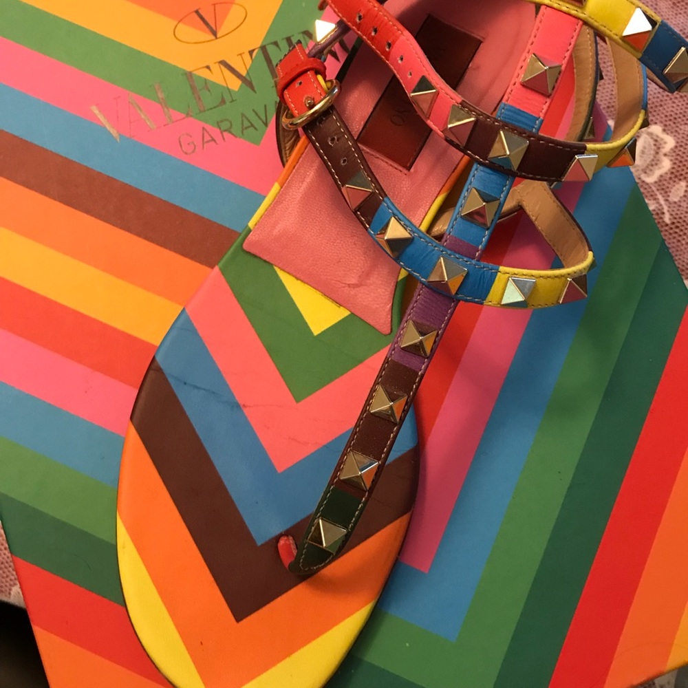 ๐ Sold ๐ Authentic Valentino Rockstud sandals - Picture 4 of 6
